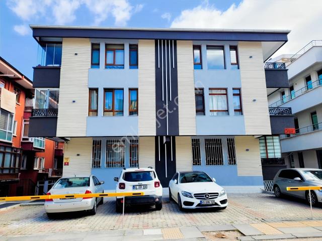 Aşağı Öveçler'de 2+1 Bakımlı Daire 90m²