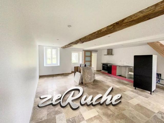 À VENDRE –ENSEMBLE IMMOBILIER MAISONS PROCHE FALAISE