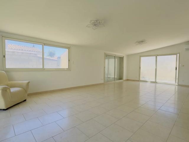 À acheter sur Charleval: Maison de 126m2 sur 604m2 de parcelle