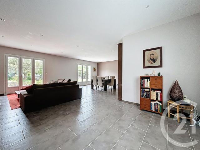 À Ambres, dans un environnement calme et privilégié, découvr. 190m² Lavaur