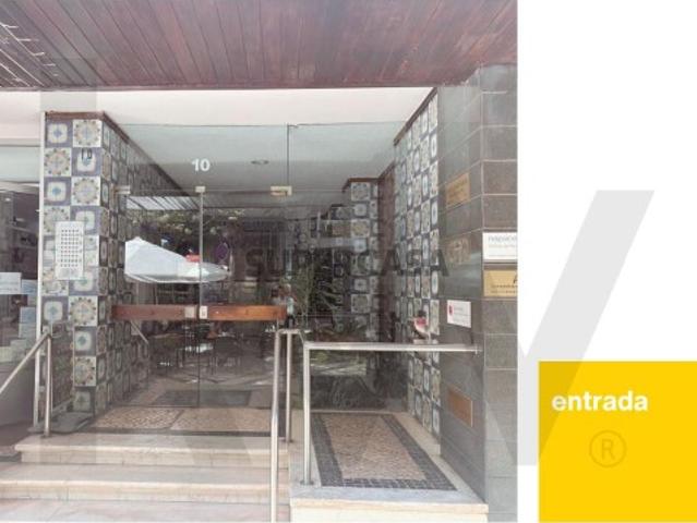 A apartamento T1 Campo Pequeno Edifício Apolo70