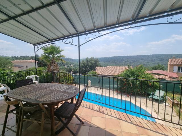 A Artignosc Villa T4 avec piscine et vue dégagée 96m² Artignosc sur Verdon