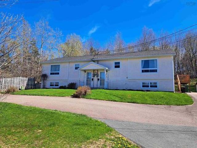 A & B 29 Schirra Close, Truro, NS, B2N 5X8 house for sale | Listing ID 202610 | Royal LePage