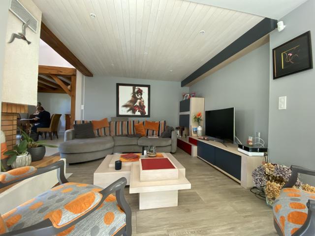 À Basse Goulaine, maison d'environ 167 m2