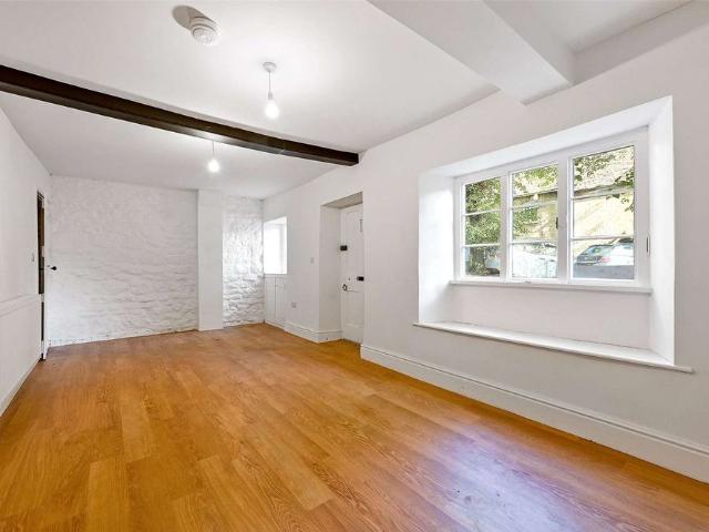 A beautfiully restored four bedroom Cottage