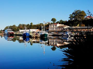 A beautiful tasmanian waterfront retreat