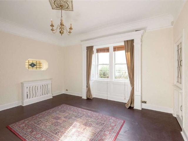 A beautiful three bedroom detached family home, available on an unfurnished basis, located in popular Craiglockhart area of Edinburgh