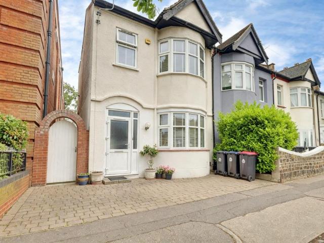 A beautiful three bedroom house in Southend
