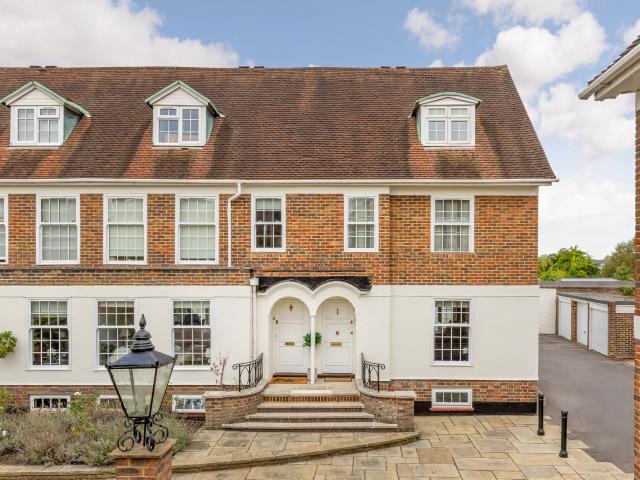 A beautiful townhouse on Church Road in the heart of Wimbledon Village