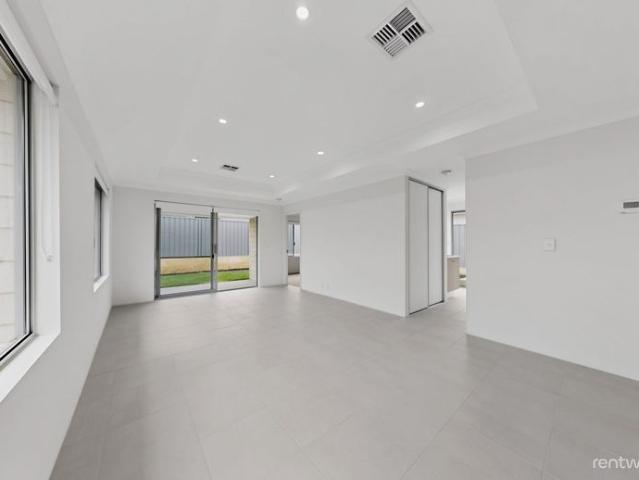 A BEAUTIFUL BALANCE OF SPACE, STYLE AND SOLAR!
