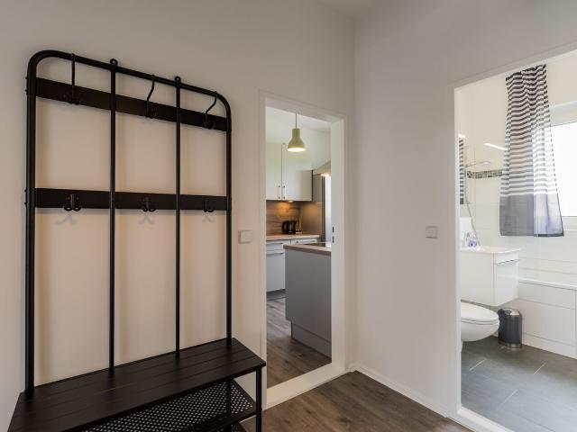 A beautiful, bright apartment with green view in a central location of Berlin Zehlendorf, Berlin Amsterdam Apartments for Rent