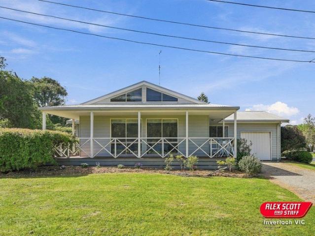 A Beautiful Coastal Retreat Just Metres from the Beach