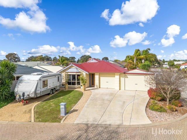 A Beautiful Family Haven with Outstanding Entertaining