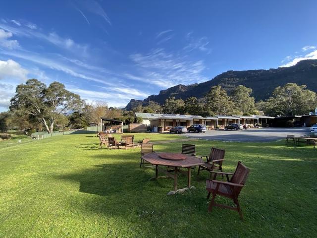 A BEAUTIFUL LOCATION TO OWN YOUR OWN FREEHOLD MOTEL 1836MF