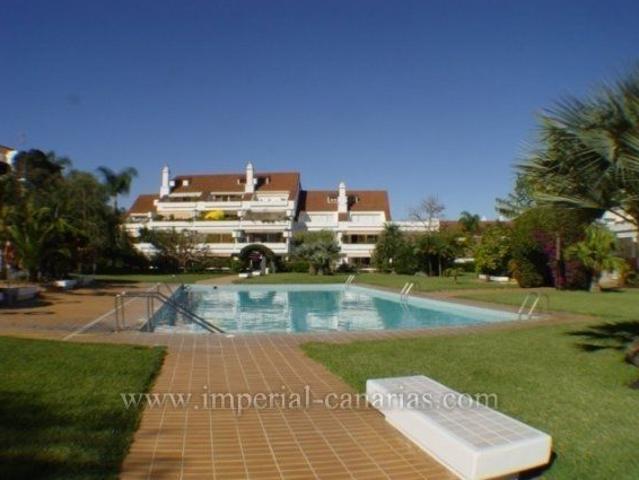 A beautiful, modern one bedroom flat is available for long term let in Puerto de La Cruz, situated in the sought after Botánico district. It will be available in March 2027