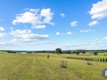 A Beautiful Rural Setting to Create Your Ideal Home