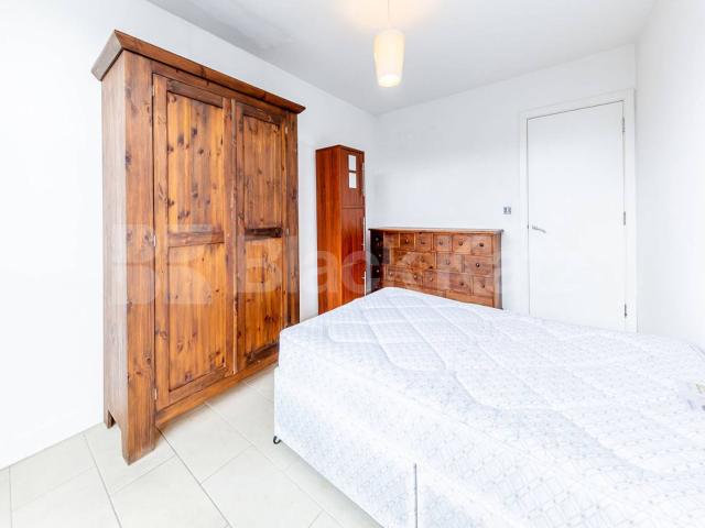 A beautiful Split level 1 bedroom with terrace in the heart of Angel