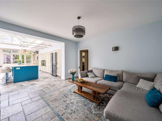 A beautifully appointed family home in the heart of the New Forest