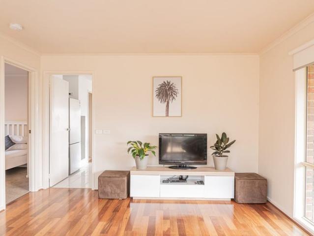 A Beautifully Appointed Home Moments from the Shoreline