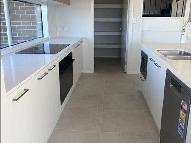 A Beautifully Considered Mollymook Residence!