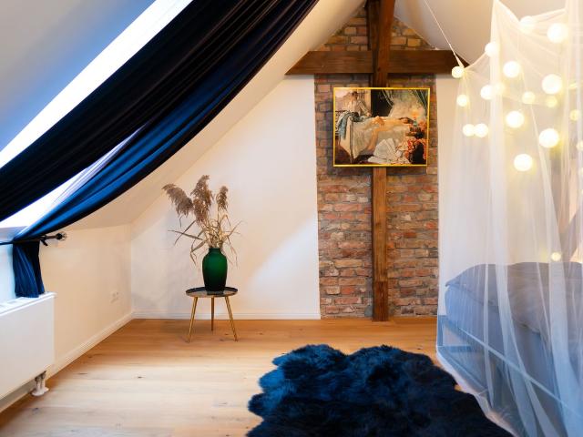 A beautifully furnished penthouse flat in Berlin Mitte – stylish and centrally located, Berlin Amsterdam Apartments for Rent