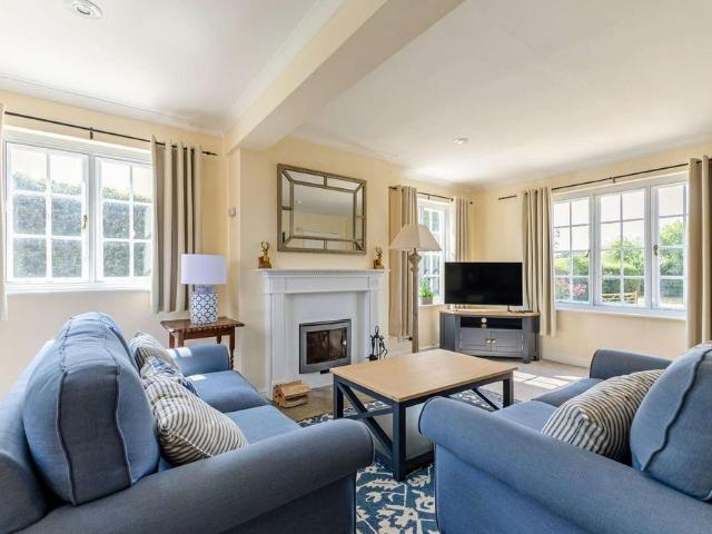 A beautifully positioned four bedroom detached cottage set in a gorgeous countryside location at Bowldown, enjoying excellent views and a generous wrap around g