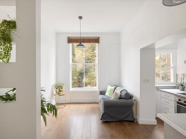 A beautifully presented 1 bedroom flat to rent in Notting Hill, W11