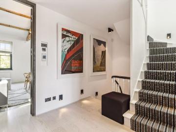 A beautifully presented two bedroom apartment to rent on Cadogan Square, SW1