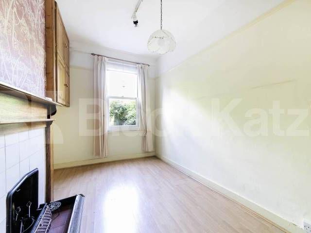 A beautifully presented and generously proportioned three bedroom house situated on the sought after Galloway Road, W12