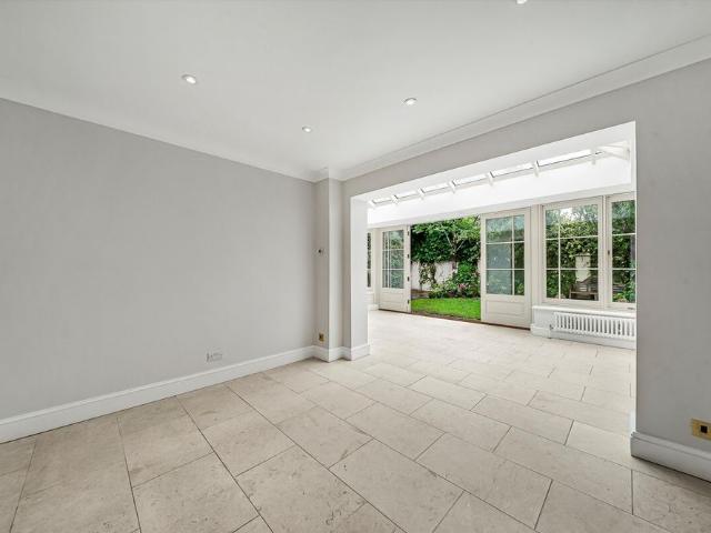A beautifully presented detached home, superbly situated to offer privacy, comfort, and easy access to Richmond’s renowned green spaces