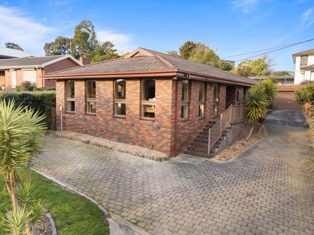 A Beautifully Presented Family Home With Stunning Ballarat Views