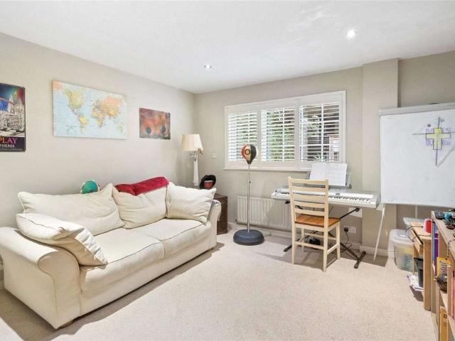 A beautifully presented four bedroom detached period home, situated in the heart of this popular riverside village