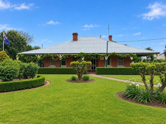 A Beautifully Presented Home Offering Timeless Appeal, Space & Comfort