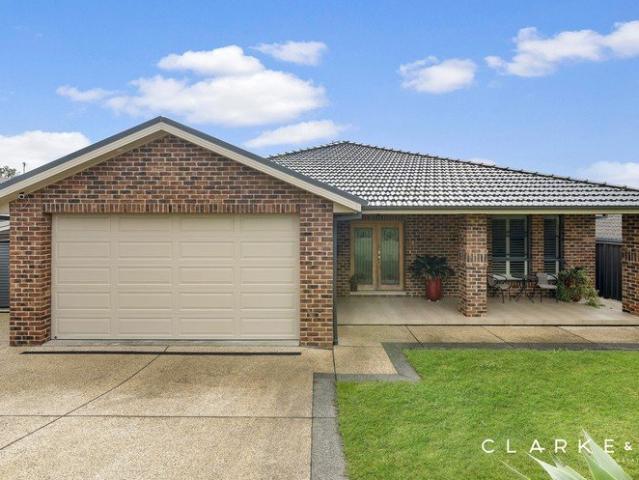 A BEAUTIFULLY PRESENTED HOME WITH SPACE FOR THE WHOLE FAMILY!