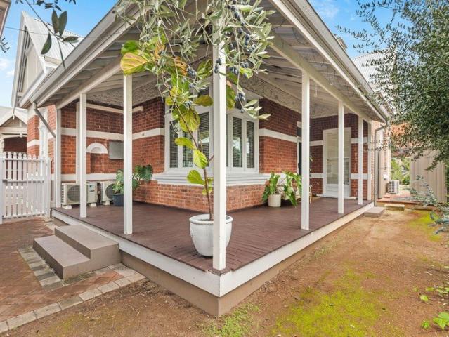 A Beautifully Preserved North Perth Classic with Modern Ease