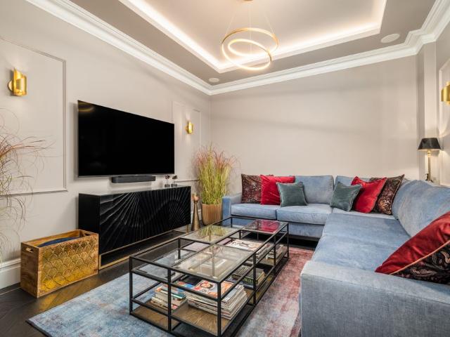 A beautifully refurbished semi detached house with a private garden in Chiswick