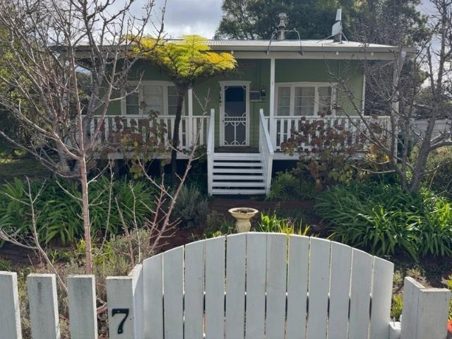 A Beautifully Reimagined Dwellingup Retreat with nature on your door step