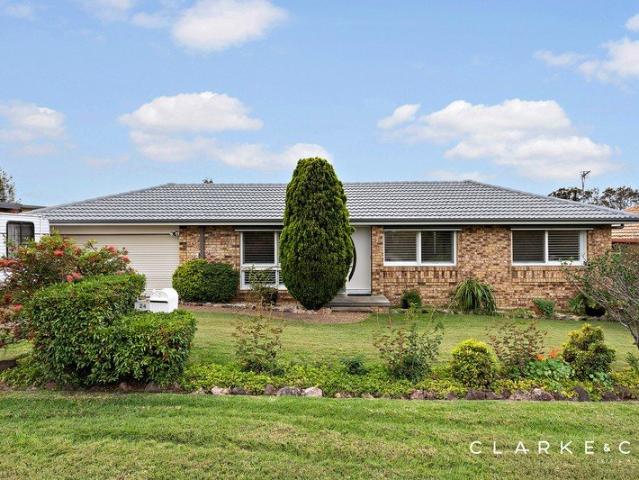A BEAUTIFULLY UPDATED FAMILY RETREAT!