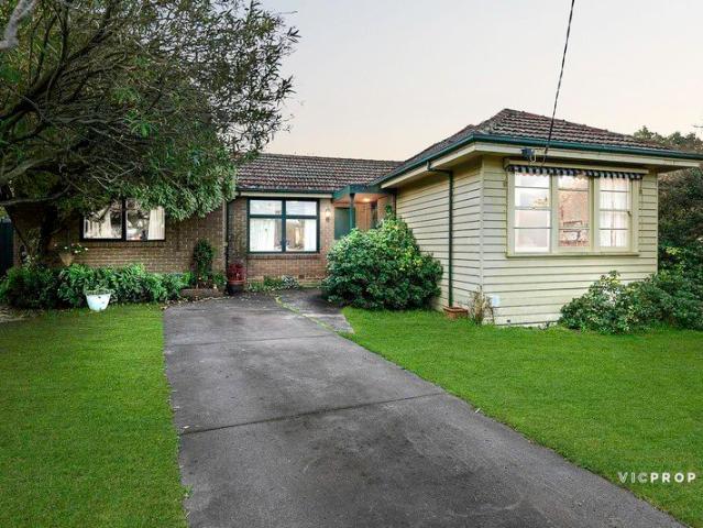 A Bentleigh Timeless Classic with Land & Future Potential