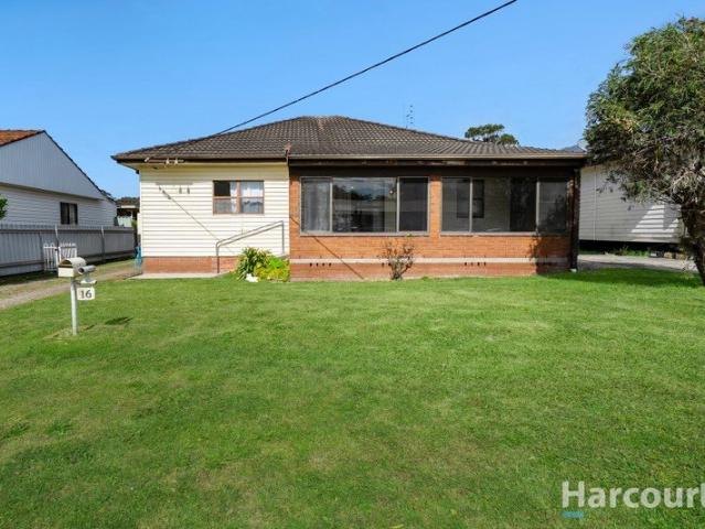 A Big Backyard and Plenty of Possibility on 918sqm