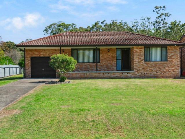 A BIG BLOCK, A REFRESHED HOME & A CENTRAL CLARENCE TOWN POSITION!
