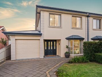 A big, flexible coastal home built for the full house