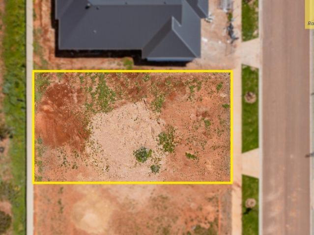 A BLANK CANVAS IN A PRIME MADDINGLEY LOCATION
