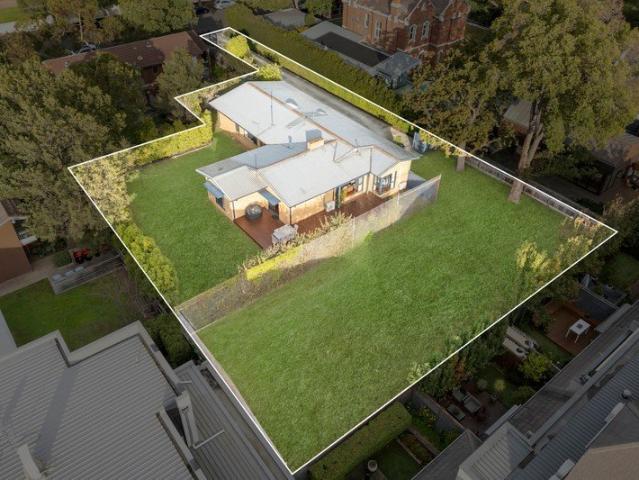A blue chip landholding of 1,643 square metres