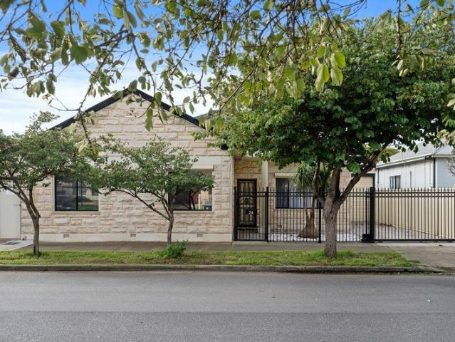 A Bold Reinvention Of Five Bedroom Flexibility With A Studio Bonus