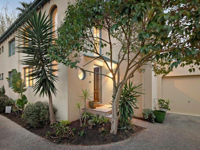 A Boutique, North Facing Elwood Oasis