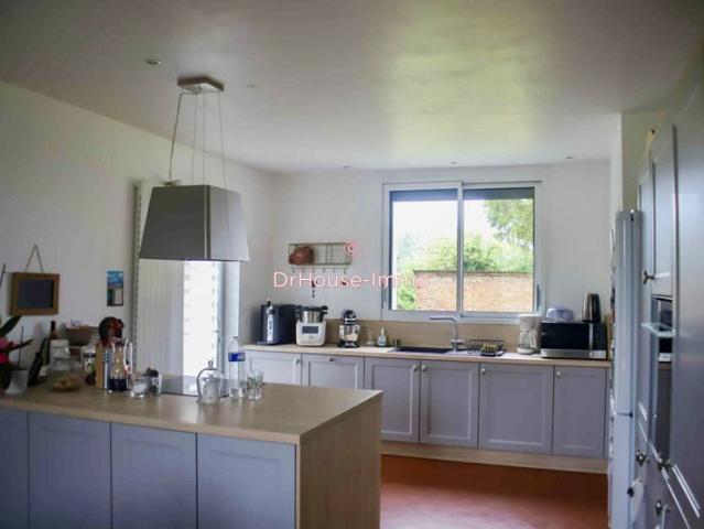 À Bouville, une maison familiale pleine de vie vous attend !