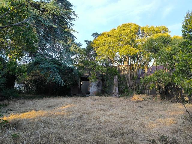 À Bram 11, maison en pierres apparentes à aménager sur un beau terrain de 3300 m2 constructible