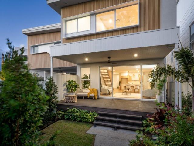 A Brand New Contemporary Coastal Masterpiece of Luxury Living, Broadbeach Waters Best Buying Opportunity