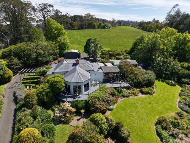 A breathtaking country retreat
